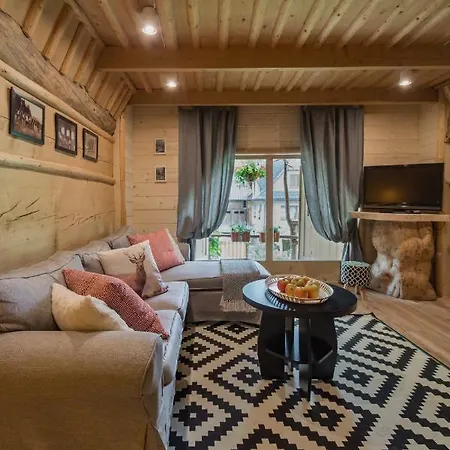 Domek Szalas Pod Debem Casa vacanze *